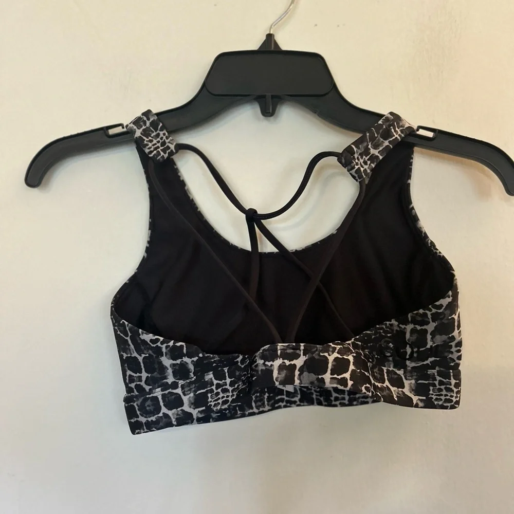 Soul size small black and white strappy sports bra